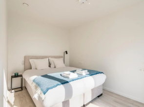 The Waves-Luxurious 3bedroom app w big terrace & garage