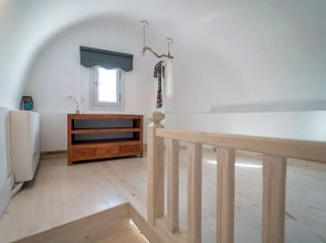 Akrotiri Cycladic Suites