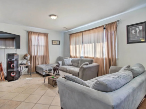 House w/ Pellet Smoker & Grill, 1 Mi to Lake!