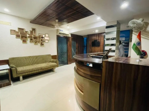 Hotel Crystal Retreat