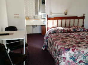 East Glacier Motel