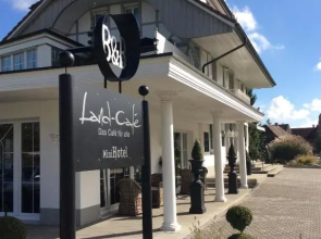 Landcafe mit Mini Hotel