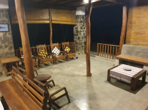 Jungle House Udawalawe Holiday Lodge