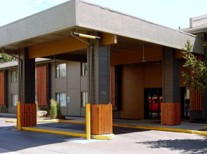 Days Inn and Suites by Wyndham Downtown Missoula-University