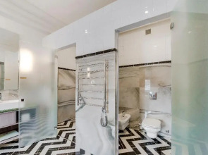 Отель Grand Poet Hotel by Semarah