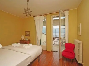 Villa Cappelletta Entire Villa Directly Lake Front With Private Dock 2