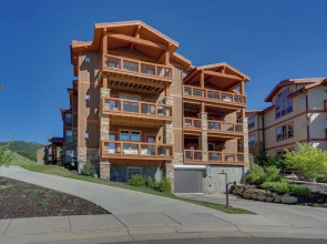 Mountain-view Condo ~ 9 Mi to Park City Skiing