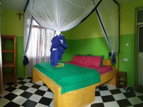 La Locanda Lodge - Apartment, 4 double rooms & Kitchen near the beach