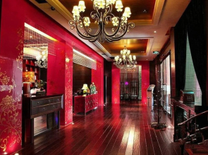 Danfeng Boutique