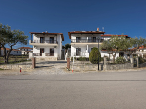Eleon Suites & Apartments