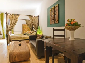 Lion Apartments