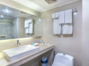 Отель Bali Beach