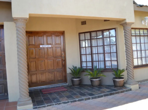 Triple Palms Bed and Breakfast