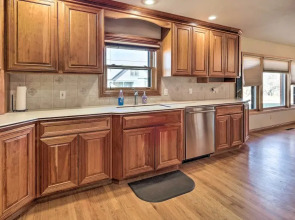 Welcoming Cañon City Abode - Walk to River!