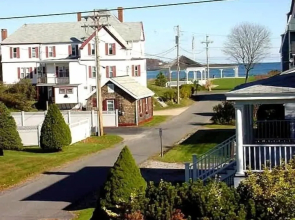 Cozy Cottage by the Sea - Y672 Brought to you by GetAway Vacations