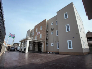 Londonian Hotel & Suites