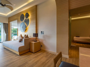 Crest Resort & Pool Villas