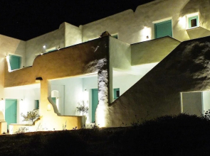 Finikas Hotel
