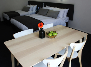 The Oriana Orange - Retro Hotel & Resort