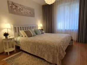 City Center Bright Home