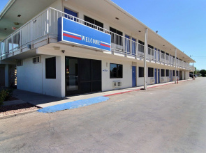 Motel 6 Carlsbad, NM