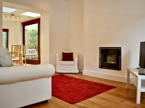 Spacious 3 Bedroom House in Ballsbridge