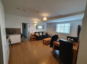 Superb Kings Road Executive Apartment