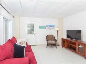 Summer Wind 4 Br home by RedAwning