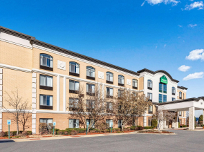 Wingate by Wyndham Chicago Schaumburg