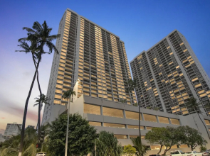 Deluxe Ocean View Condo on 31st Floor - Free Parking & Wifi! by Koko Resort Vacation Rentals