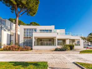 Modern Studio by the Beach - Orkidea