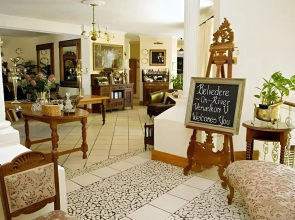 Belvedere on River Guest House