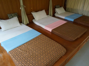 Country Lakeview Hotel