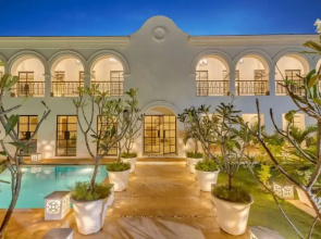 Casa Brilhante - 4BR Villa w Private Pool Garden