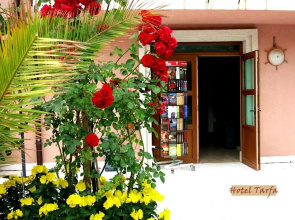 Hotel Tarfa / Hotel Tarfa