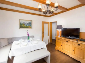 Holiday Home Landhaus Prielau