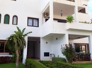 Apartment With 2 Bedrooms in Cabo Negro, With Enclosed Garden - 300 m From the Beach