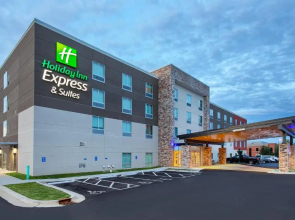 Holiday Inn Express & Suites La Grange by IHG
