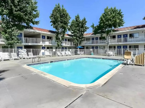 Super 8 By Wyndham San Jose