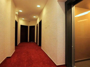Adesso Hotel