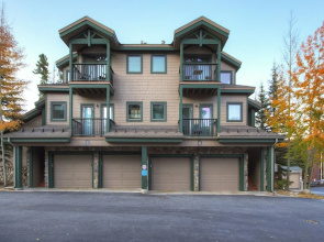 Twin Elk Lodge D16 3 Bedroom Condo by Redawning