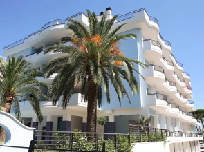 Holiday Rendez Vous