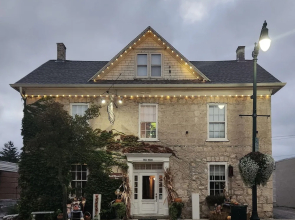 The Stagecoach Inn Bed & Breakfast and Five20 Social Stop