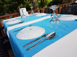 Canada Hotel & Bungalows