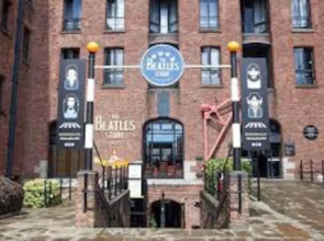 Superb Flat @ Market Street - 62B