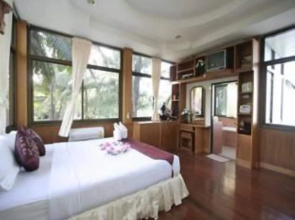 Chaloklum Bay Resort