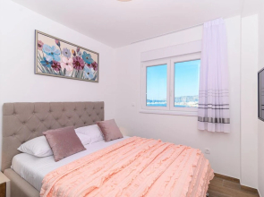 Beautiful Apartment in Seget Donji With Wifi and 2 Bedrooms