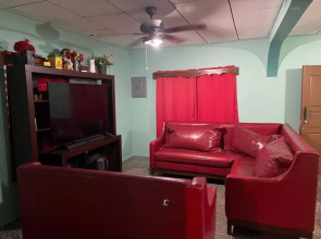 Agradable casa con 3 cuartos 2 baños cómodos..!!