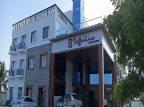 Chandra Royal Inn