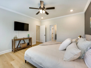 Biking Haven: Charming Bella Vista Home w/ Games!